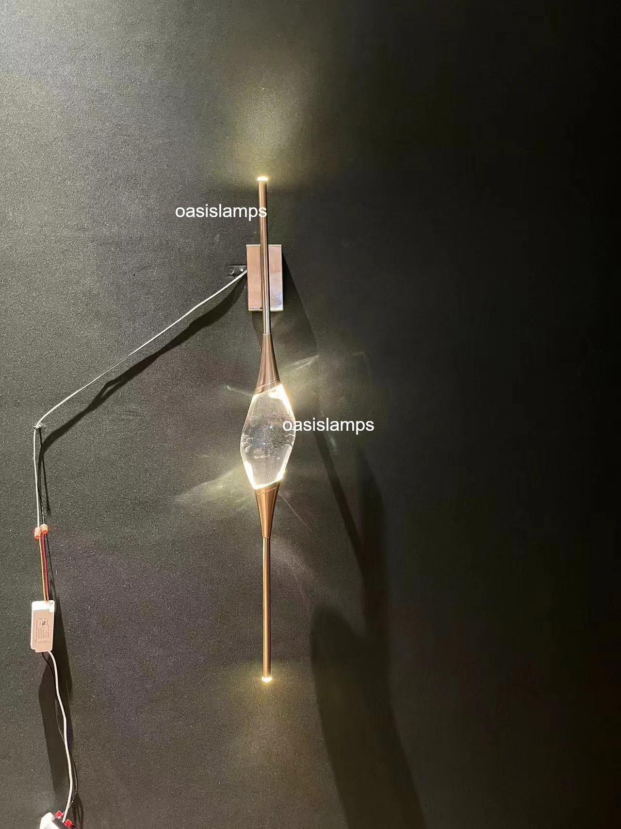 PEZEO SINGLE CRYSTAL WALL SCONCEPEZZE SINGLE CRYSTAL WALL SCONCE