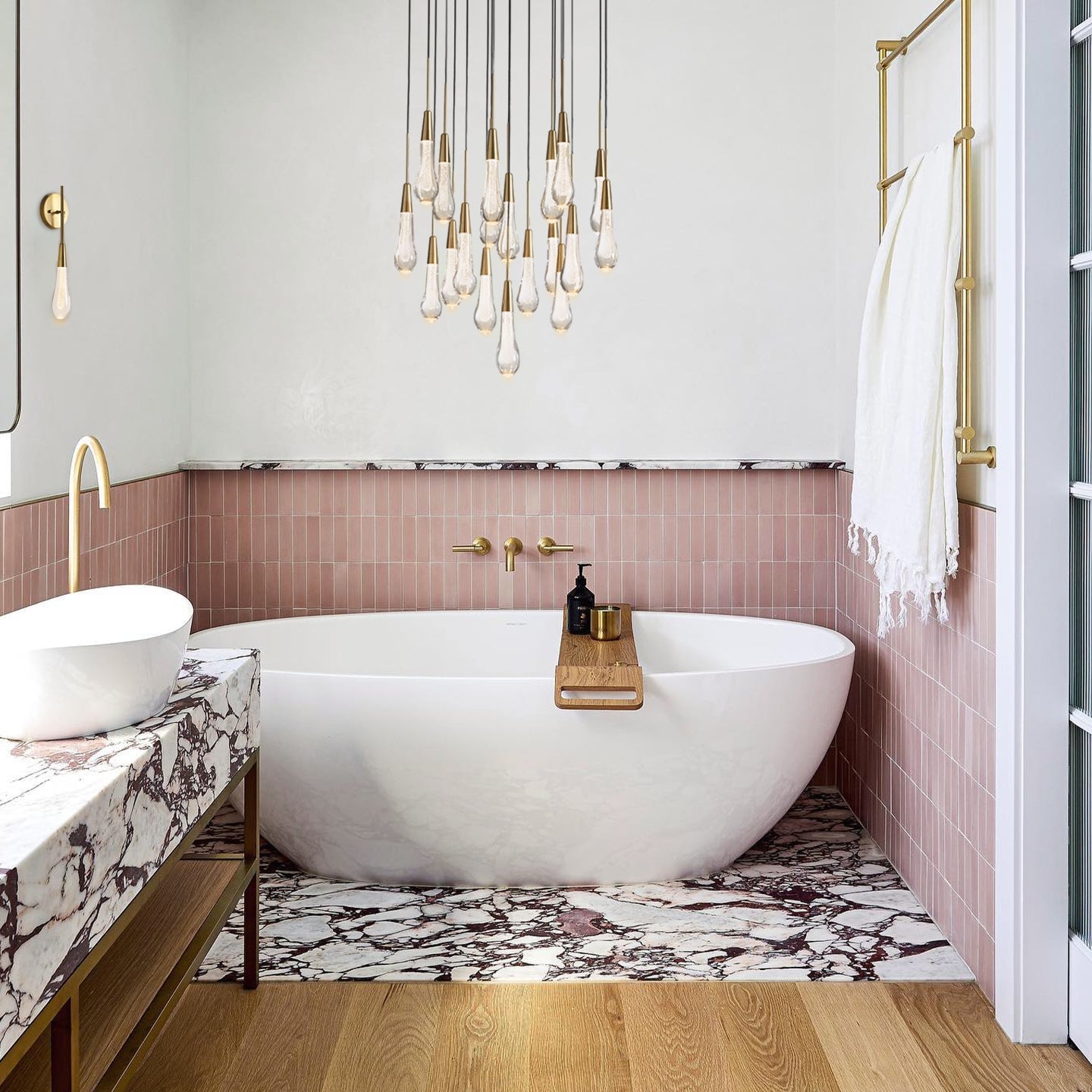 Elara Solitaires Round Crystal Chandelier 17'' 24'' 36'' 40'' 58''D#color_brass,size_24"-19 lights