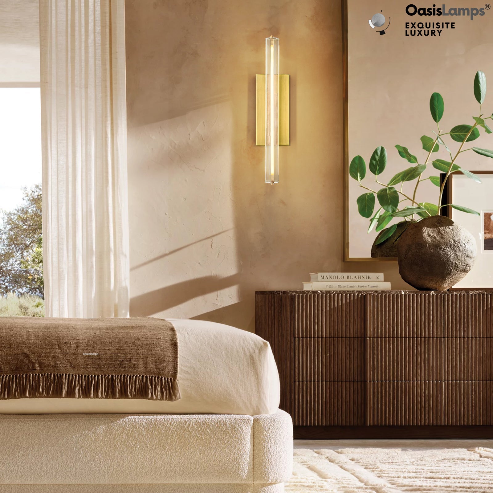 Clara Glow Crystal Wall Sconce 19"#color_brass,style_single crystal