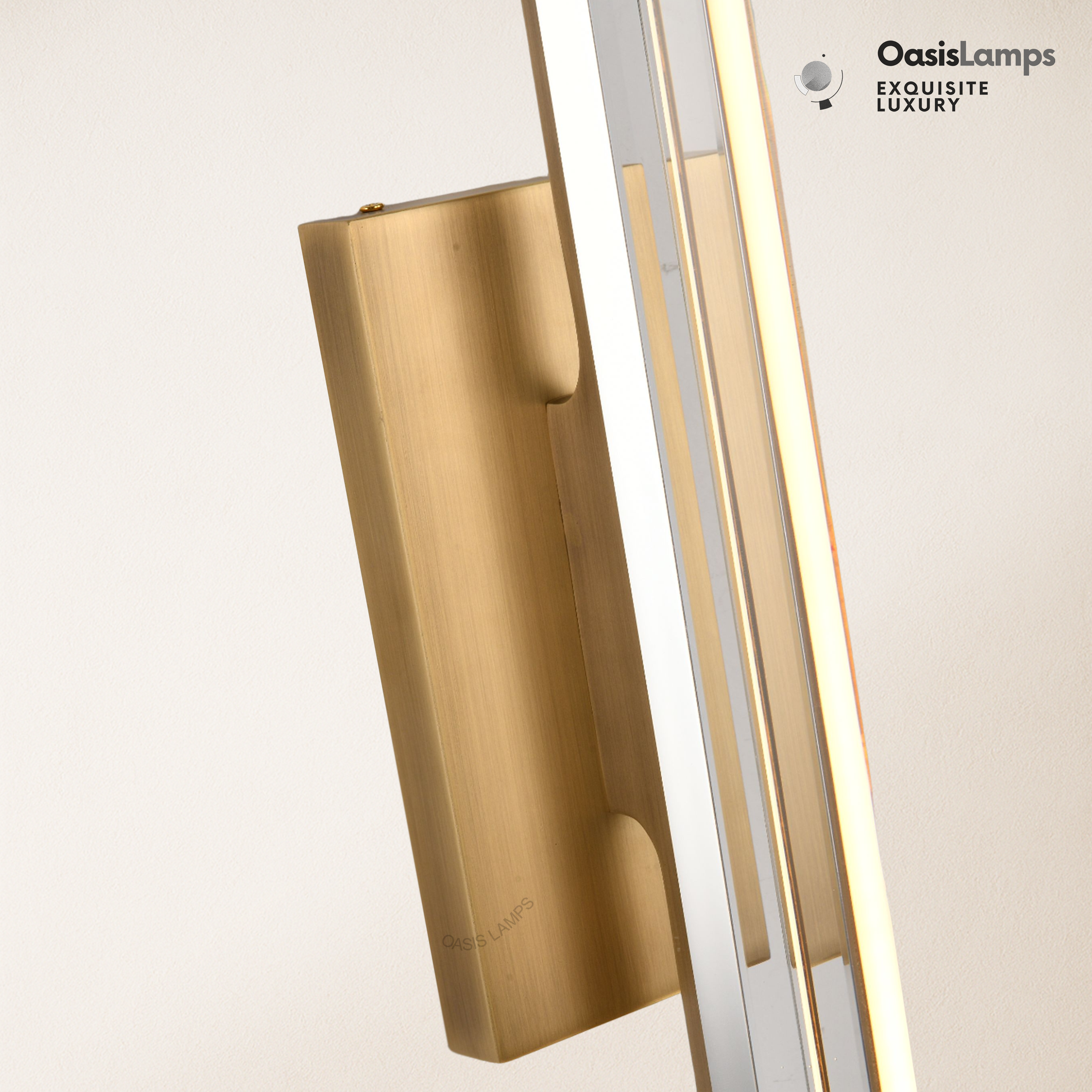 Clara Glow Crystal Wall Sconce 19"#color_brass