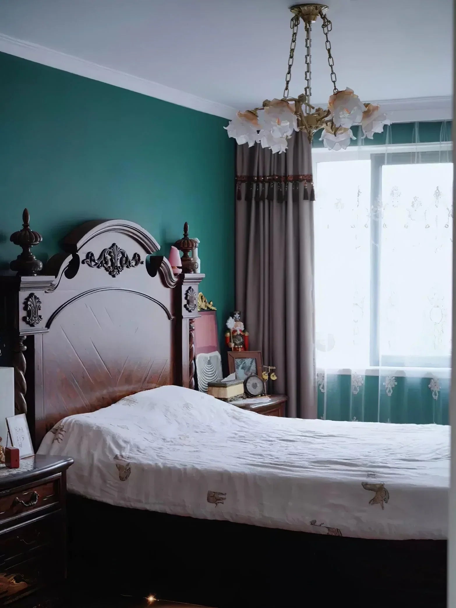 Flora Putti Statuettes Brass Suspension