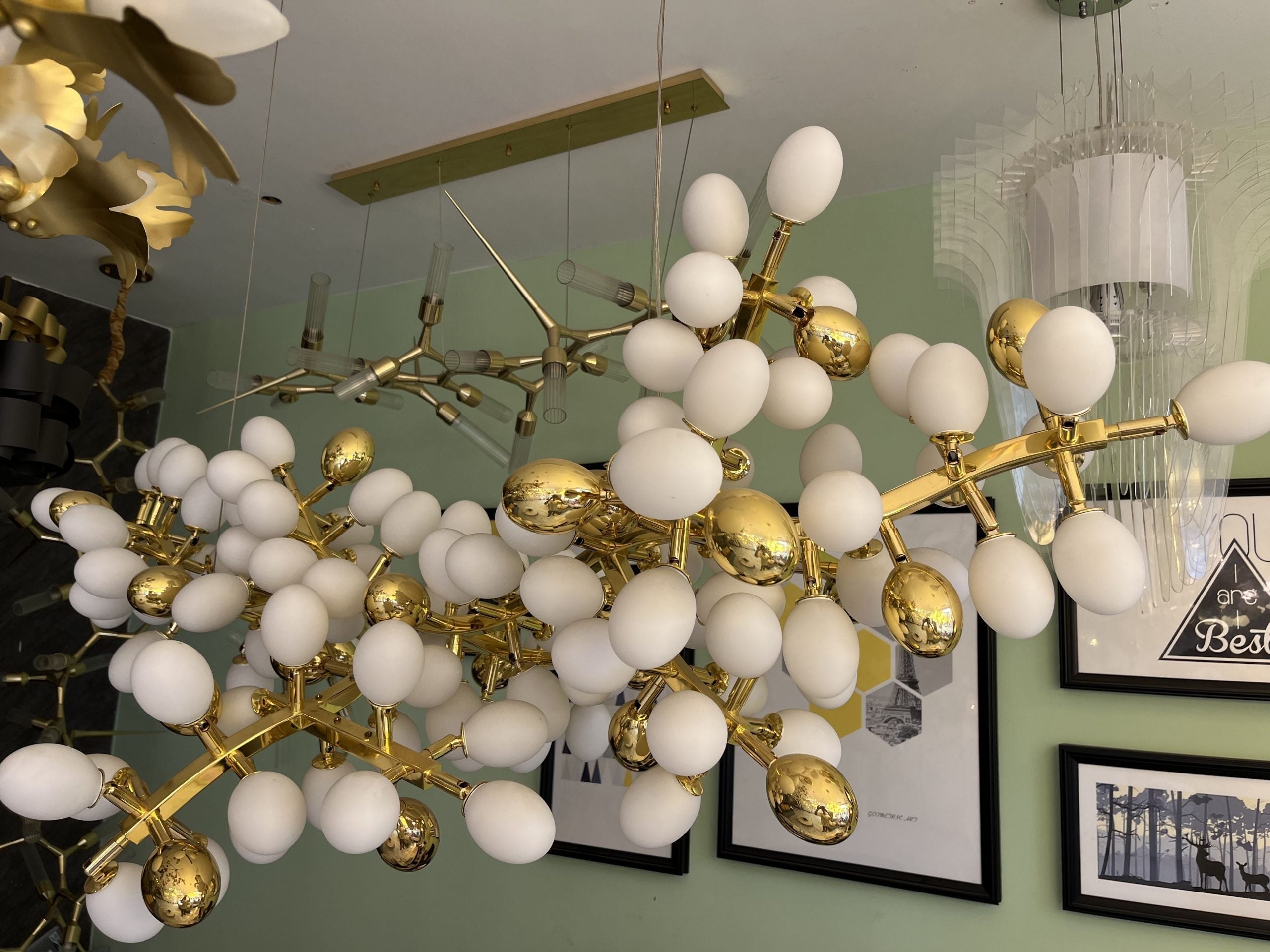 Harris Valiant Chandelier, Horizontal