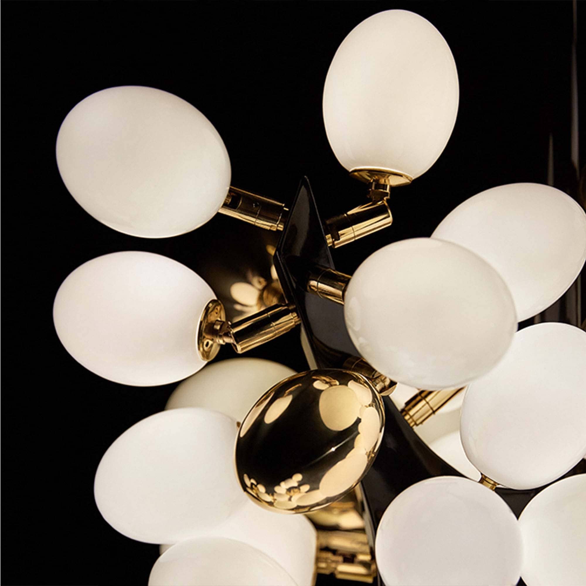 Harris Valiant Chandelier, Horizontal