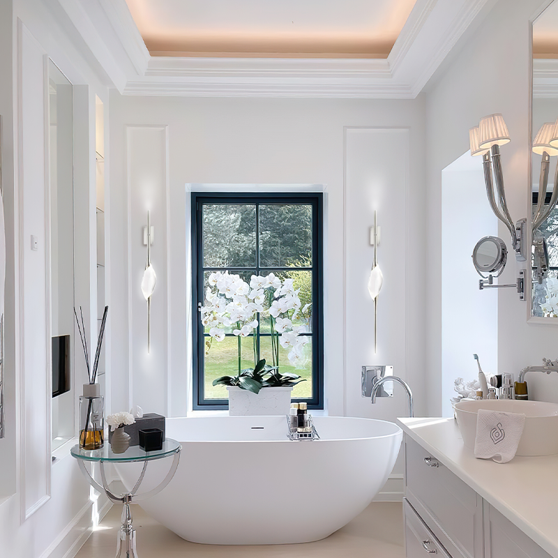 PEZEO SINGLE CRYSTAL WALL SCONCEPEZZE SINGLE CRYSTAL WALL SCONCE