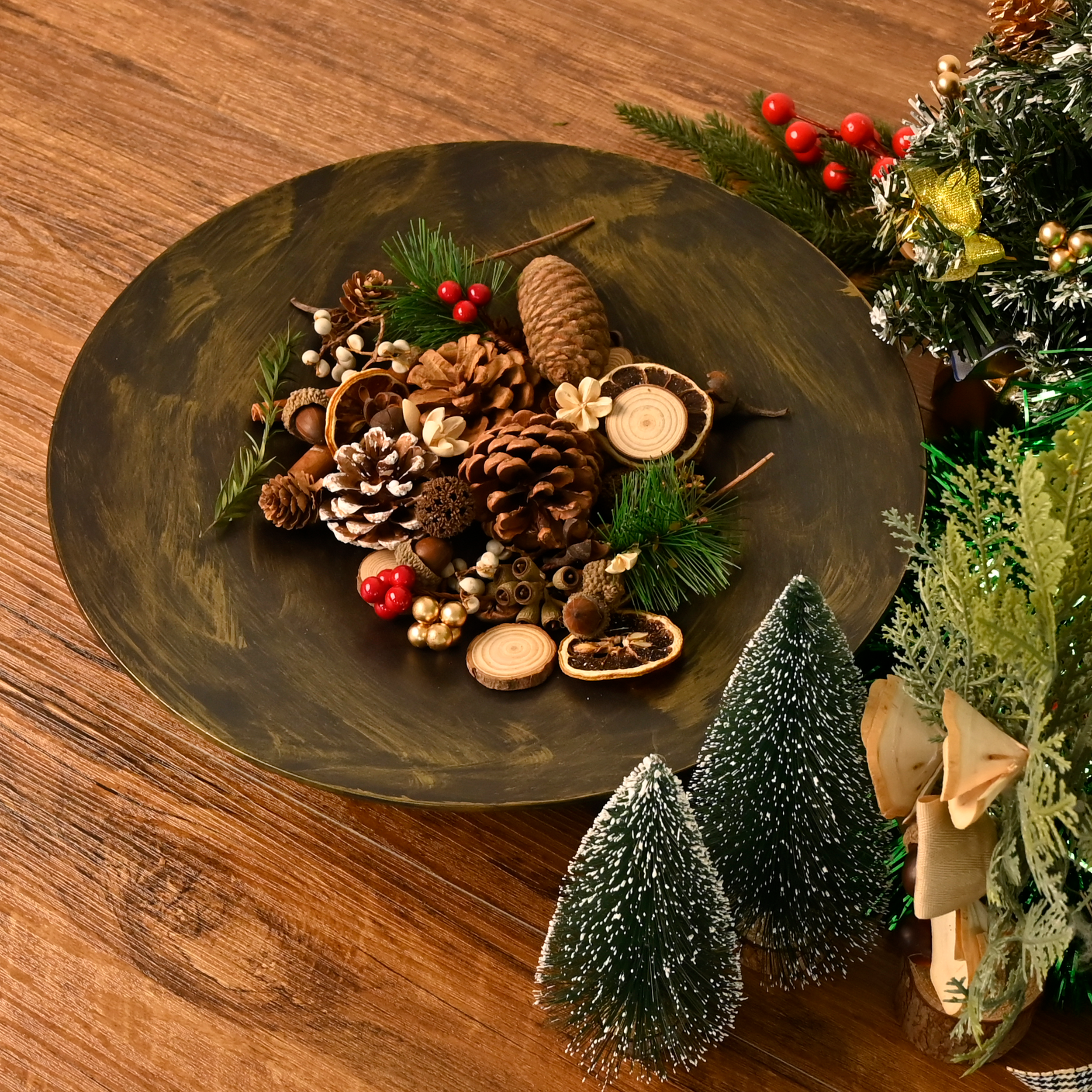 Altan Round Metal Tray