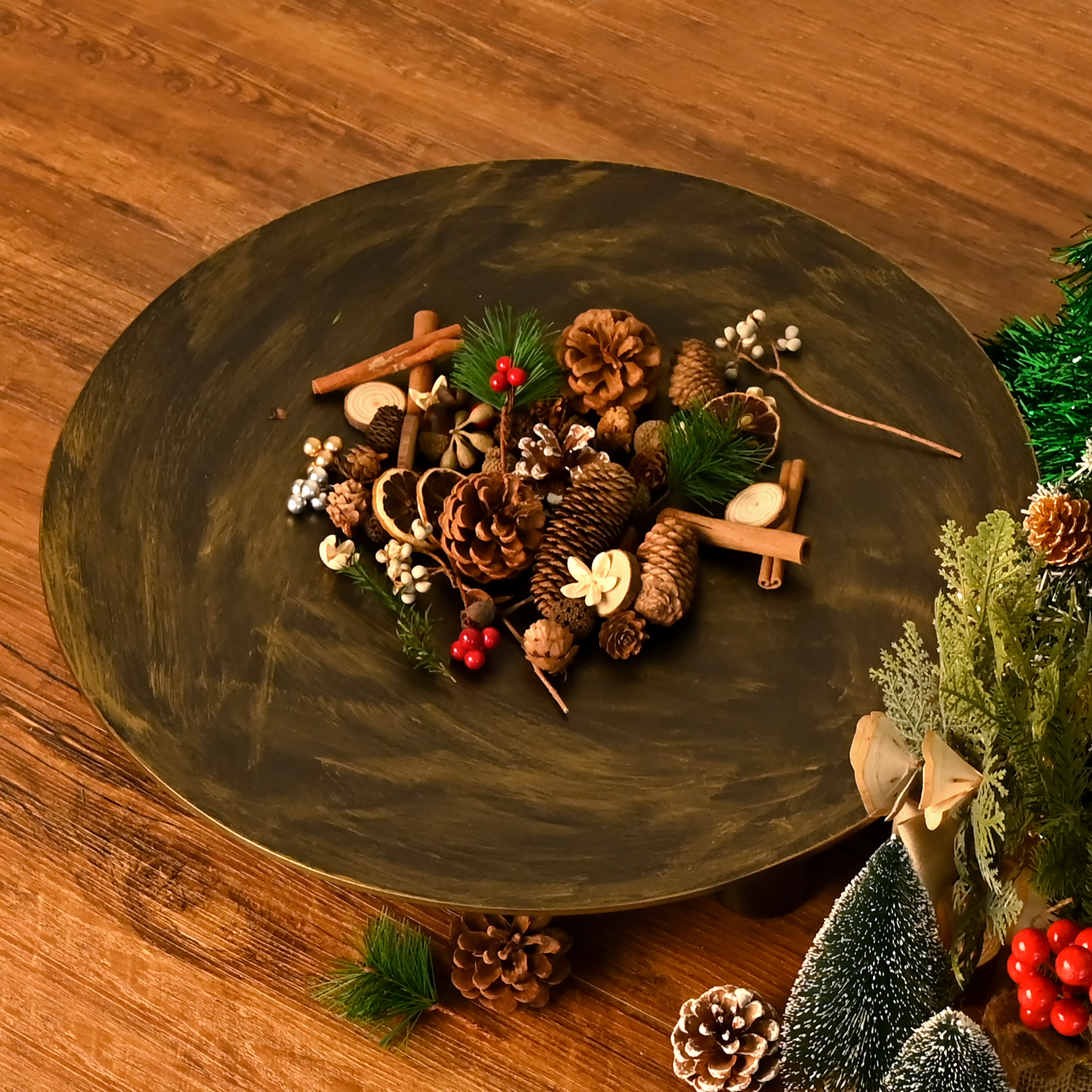 Altan Round Metal Tray